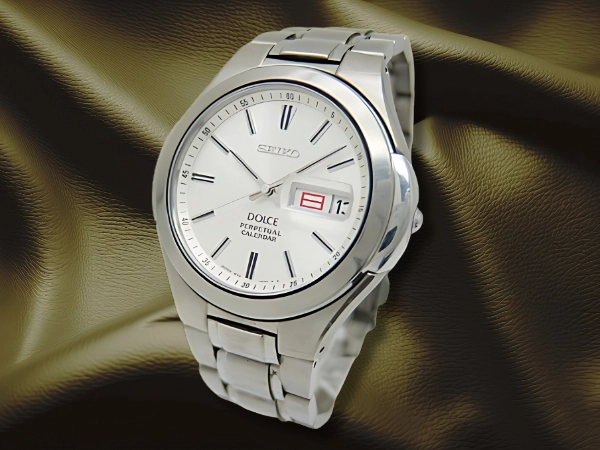 SEIKO Dolce 8F33-0030 Titanium Perpetual Calendar Watch Silver