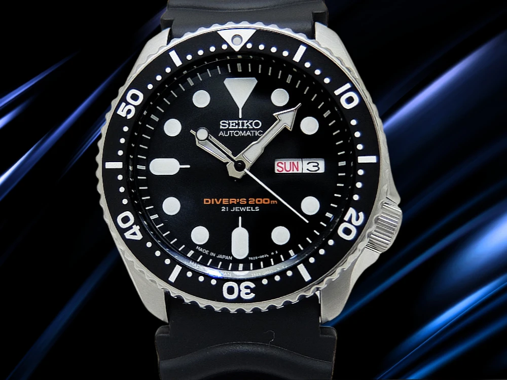 SEIKO SKX007J1 Diver's 200m Automatic Black Dial Rubber Strap