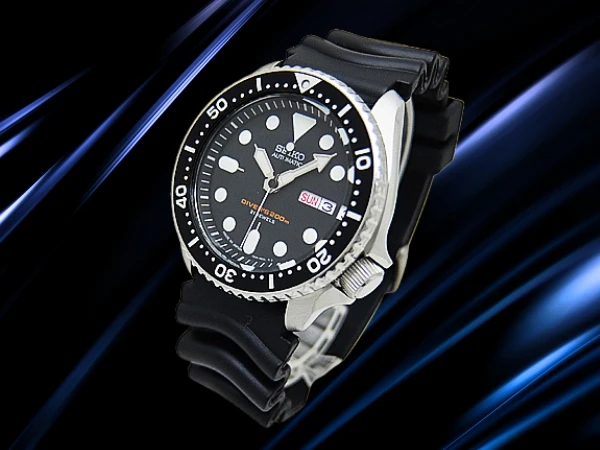 SEIKO SKX007J1 Diver's 200m Automatic Black Dial Rubber Strap
